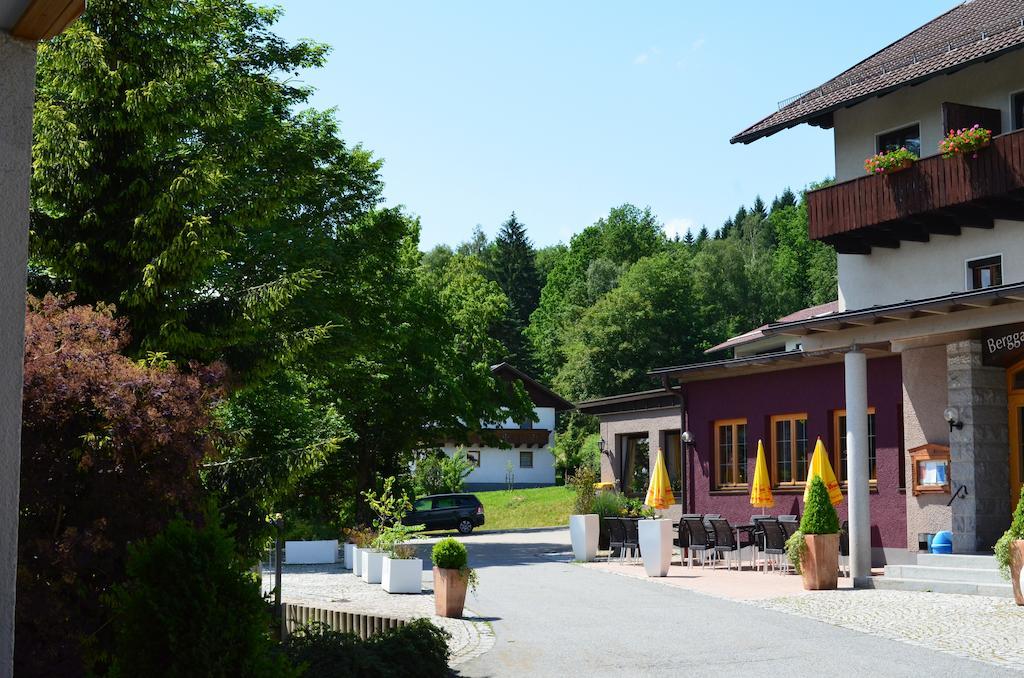 Hotel Der Baeume ドラクセルスリート エクステリア 写真